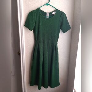 Women's lulaRoe Amelia dress stretchy, green, midi, pockets and pleated skirt